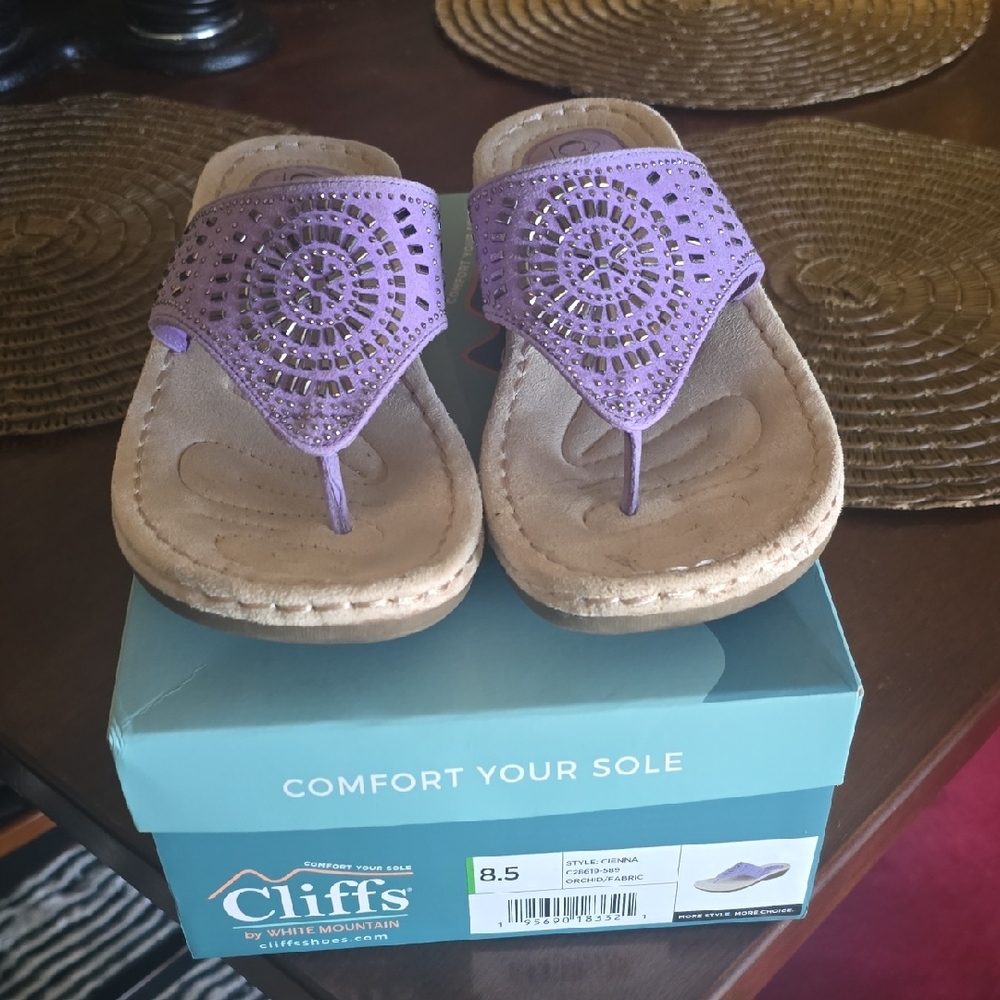 Cliffs by White Mountain Purple Sandals